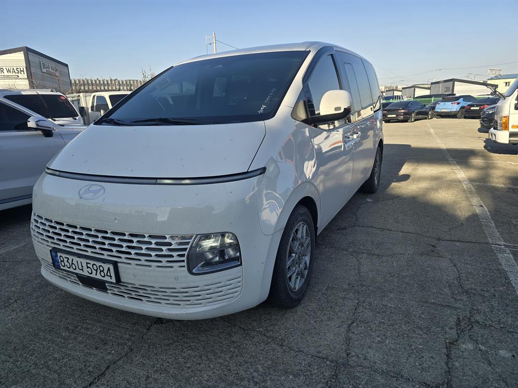 HYUNDAI Staria - Vista 2