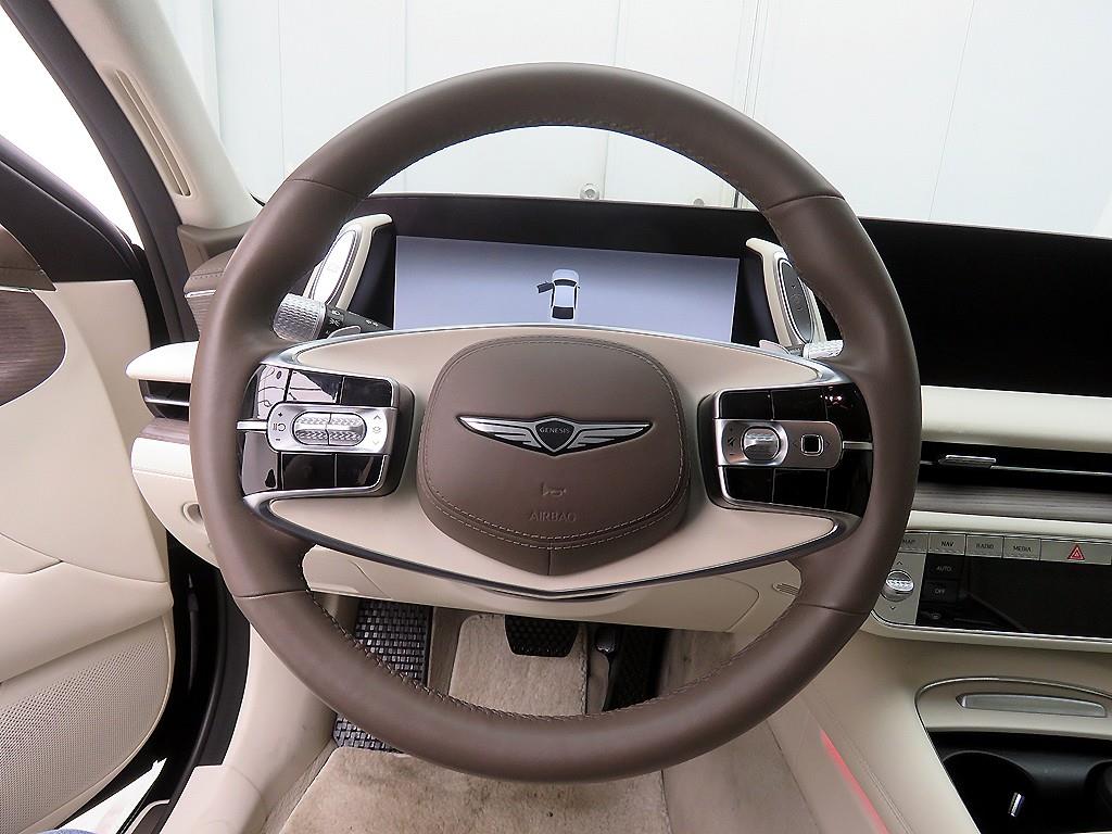 Genesis G90 - Vista 10