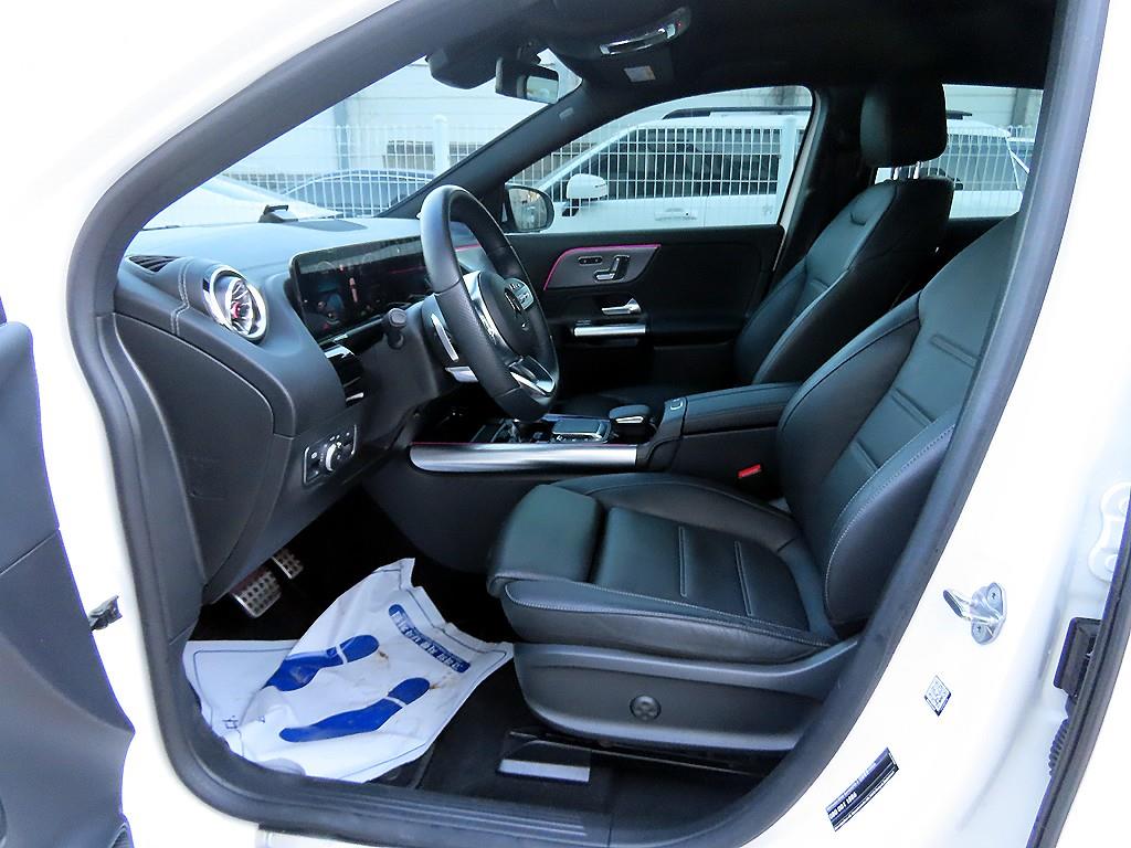 Mercedes Benz EQA - Vista 5