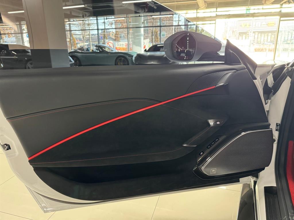 Ferrari roma - Vista 8