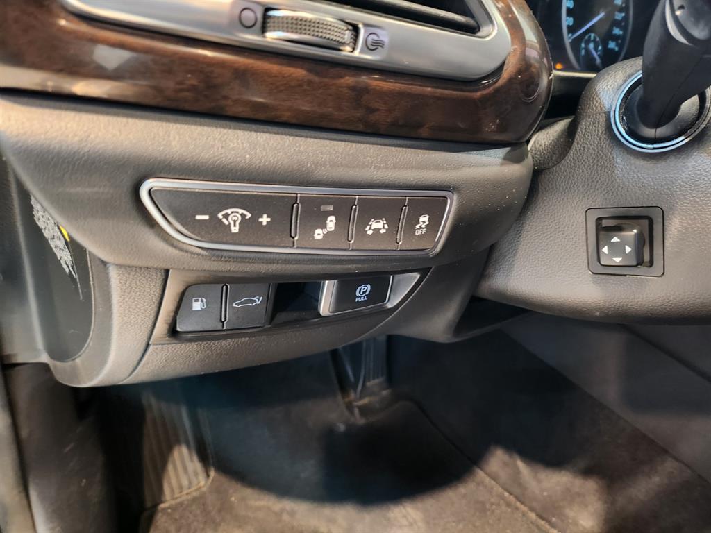 Genesis EQ900 - Vista 12