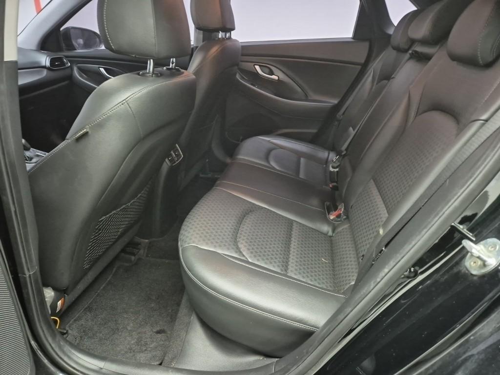 HYUNDAI i30 - Vista 12