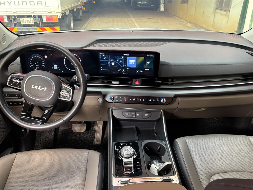KIA Carnival - Vista 5