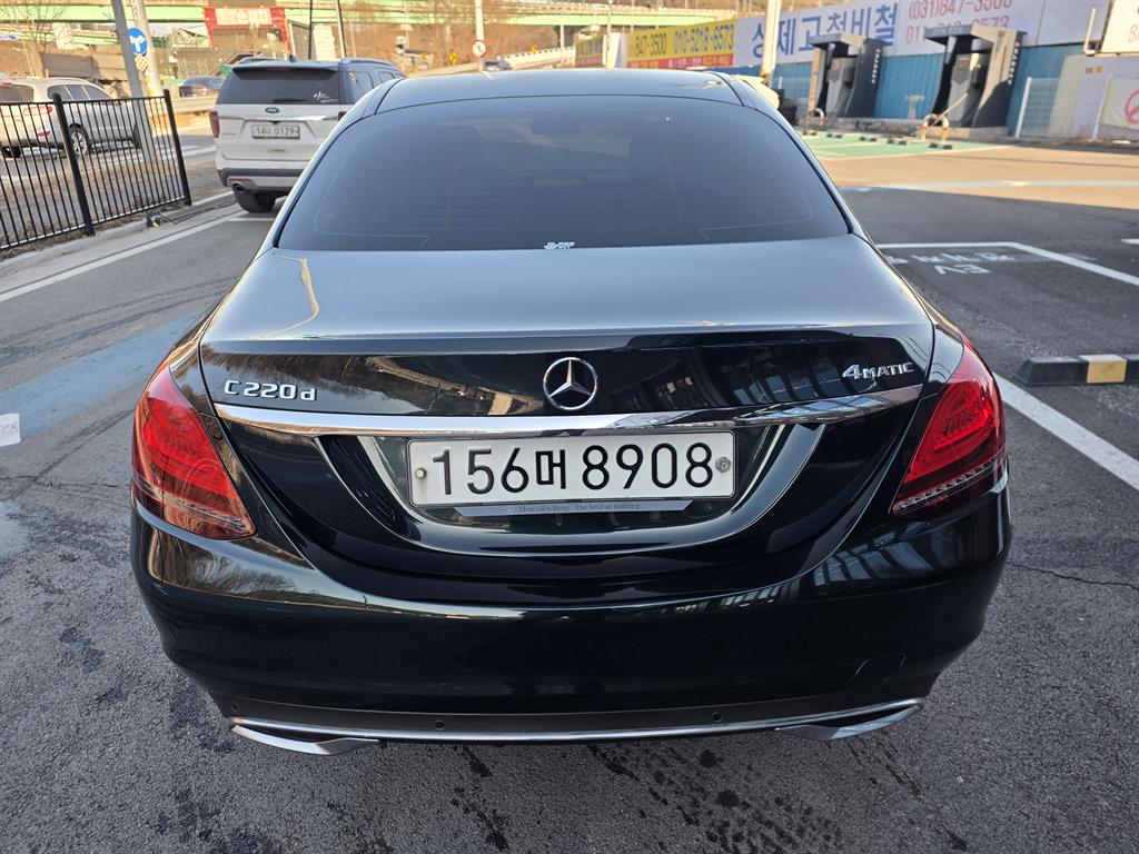 Mercedes Benz C Class - Vista 4