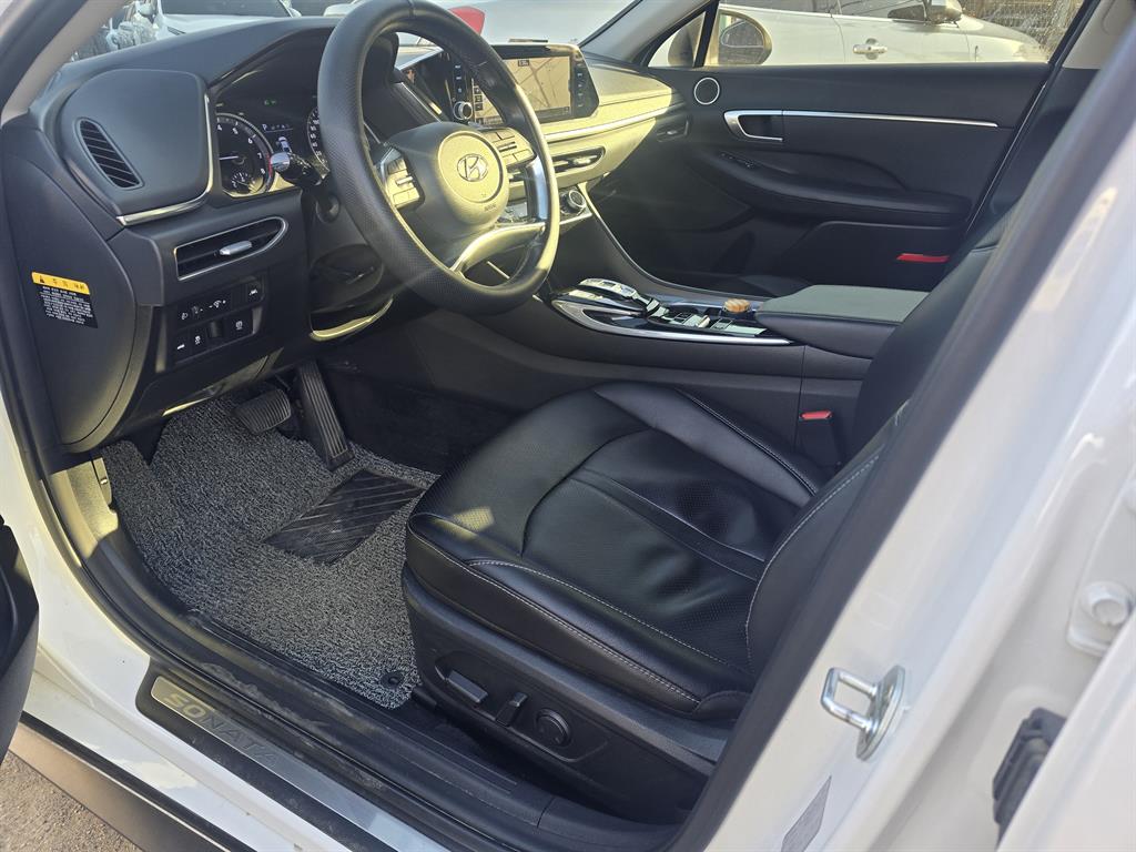 HYUNDAI Sonata - Vista 8