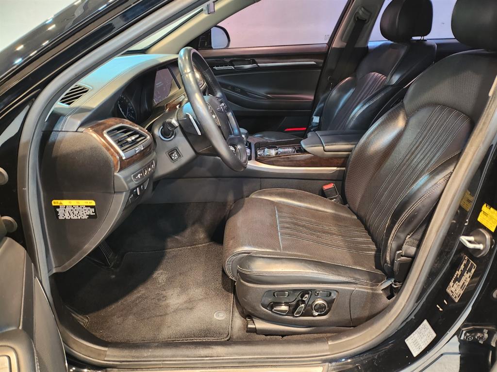 Genesis EQ900 - Vista 10