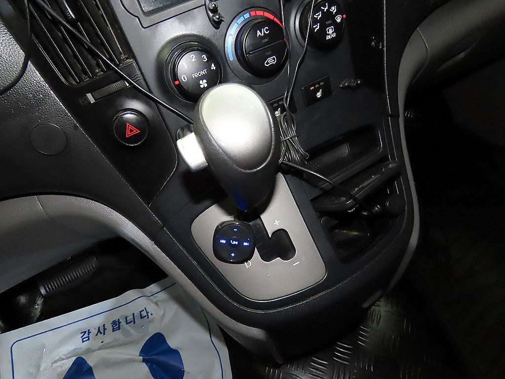 HYUNDAI Starex - Vista 12