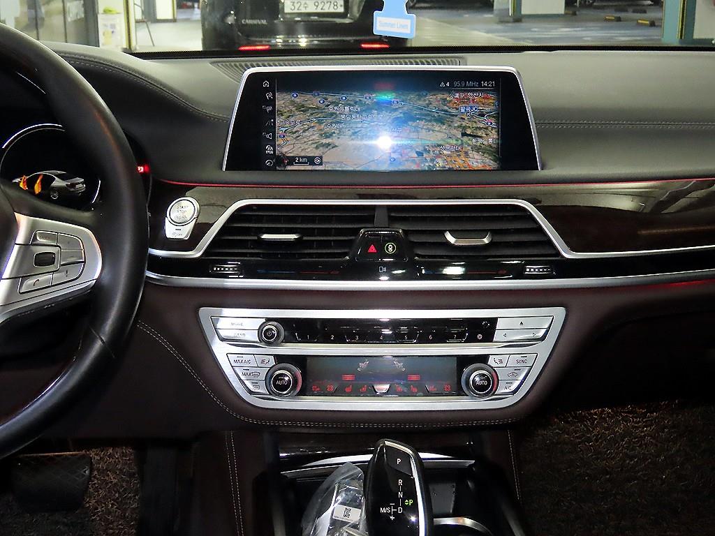 BMW 7 Series - Vista 11