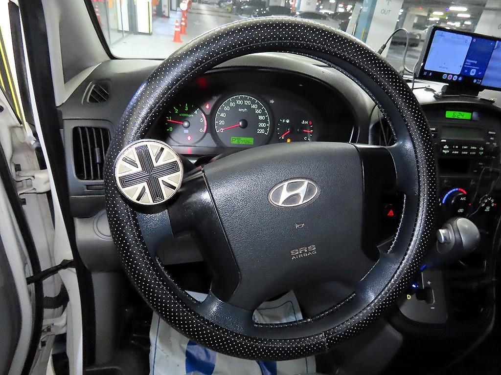 HYUNDAI Starex - Vista 8