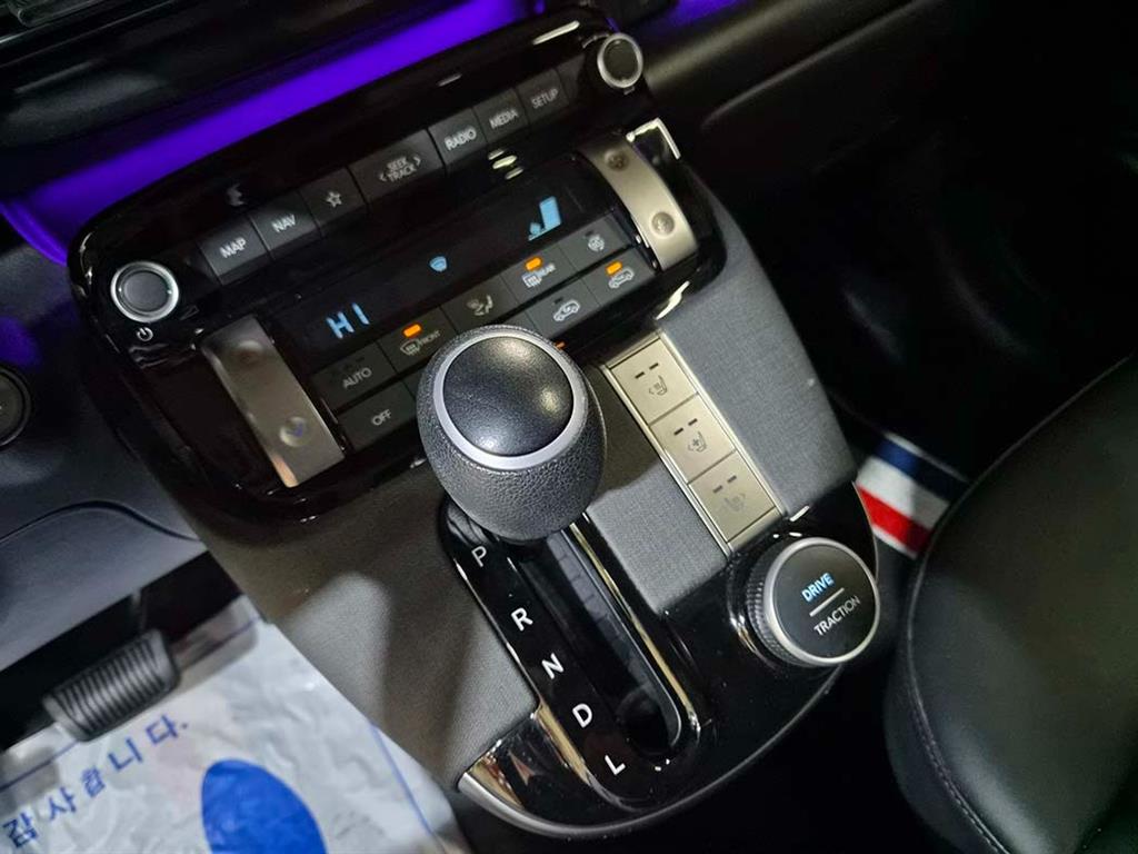 HYUNDAI Casper - Vista 10