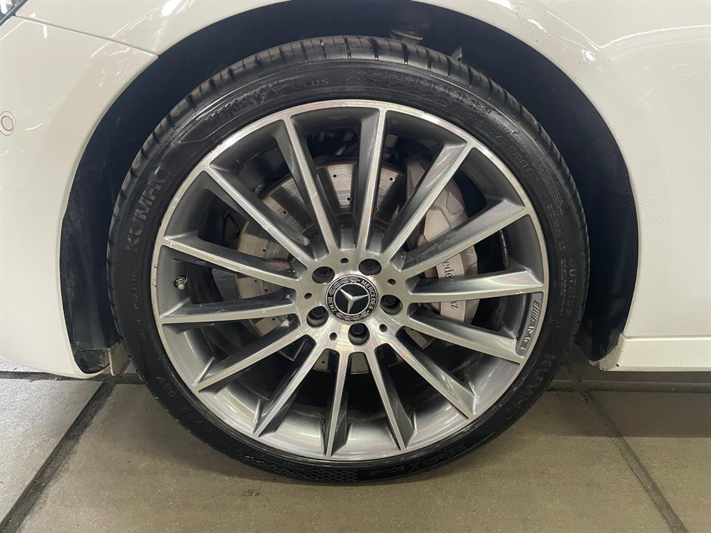 Mercedes Benz E class - Vista 5