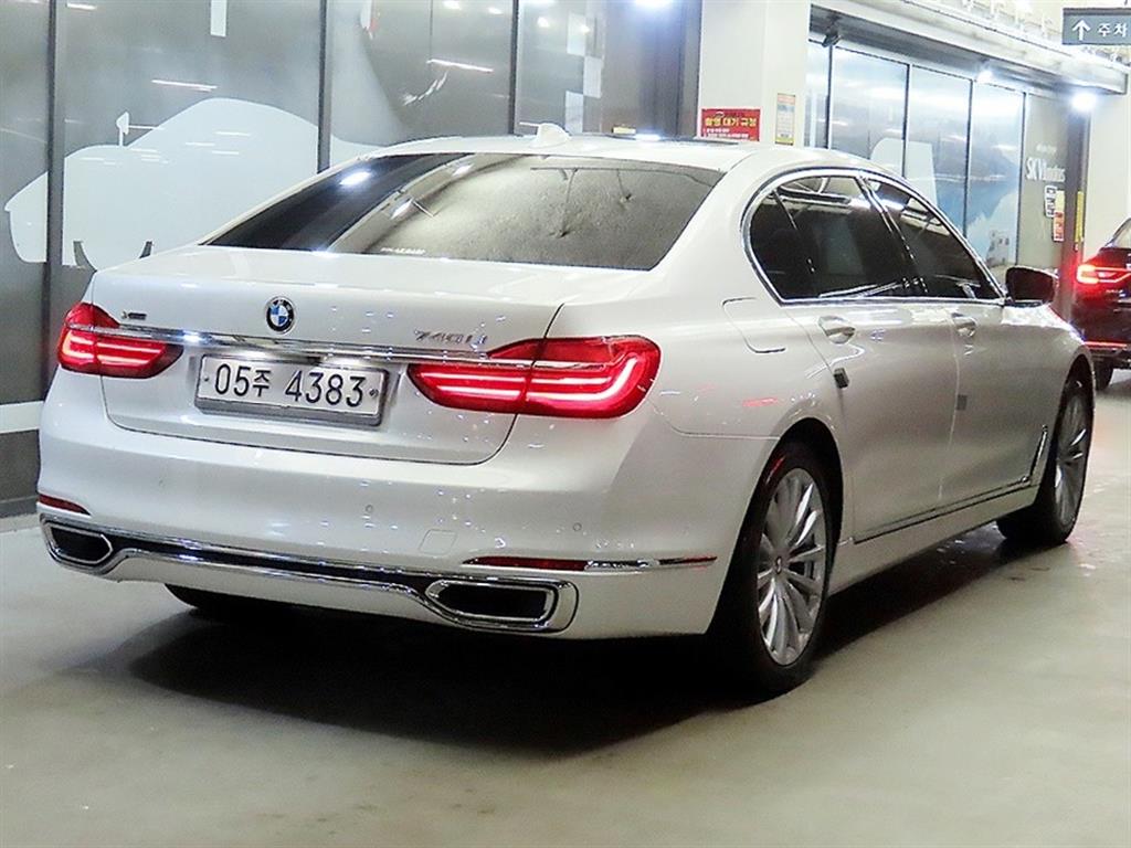 BMW 7 Series - Vista 4