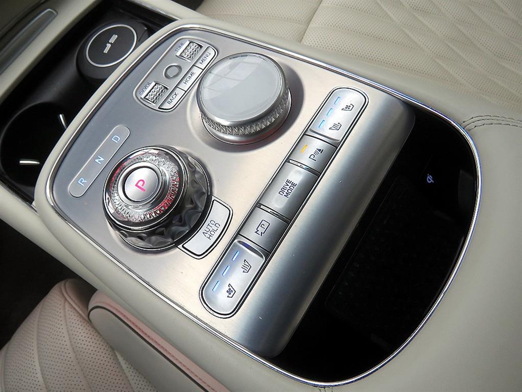 Genesis G90 - Vista 12