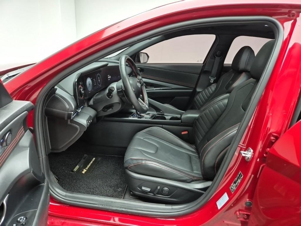 HYUNDAI Avante - Vista 11