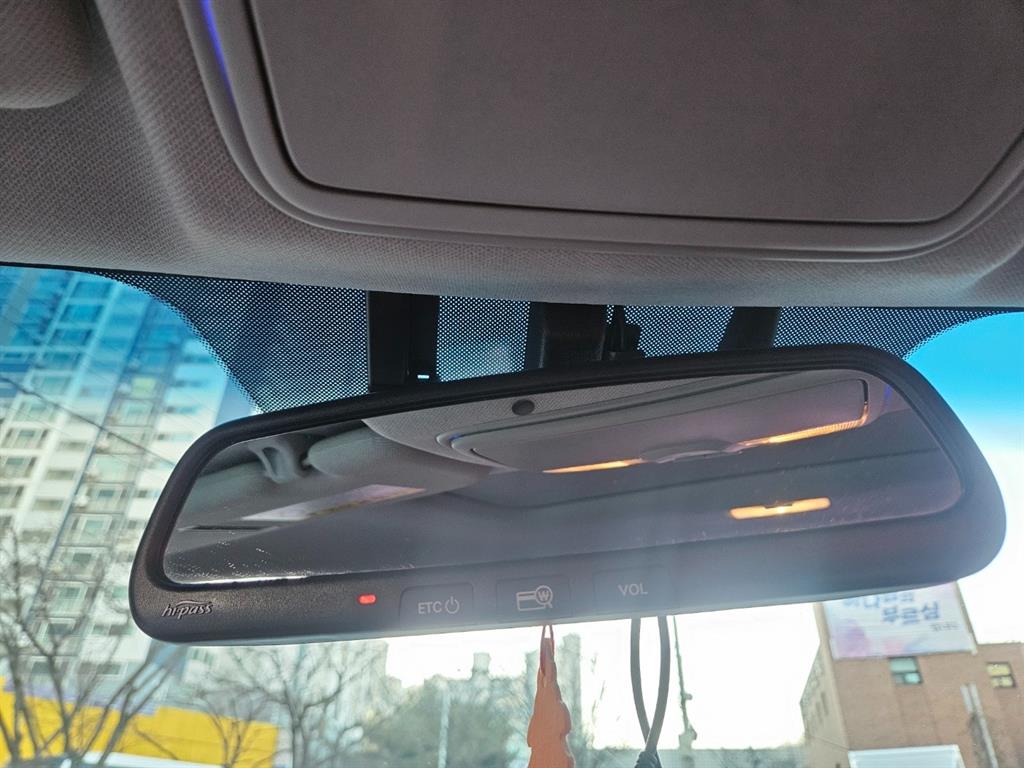 HYUNDAI Avante - Vista 10