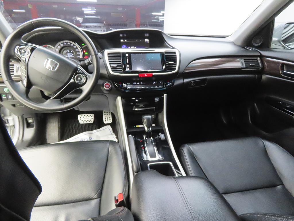 Honda Accord - Vista 7