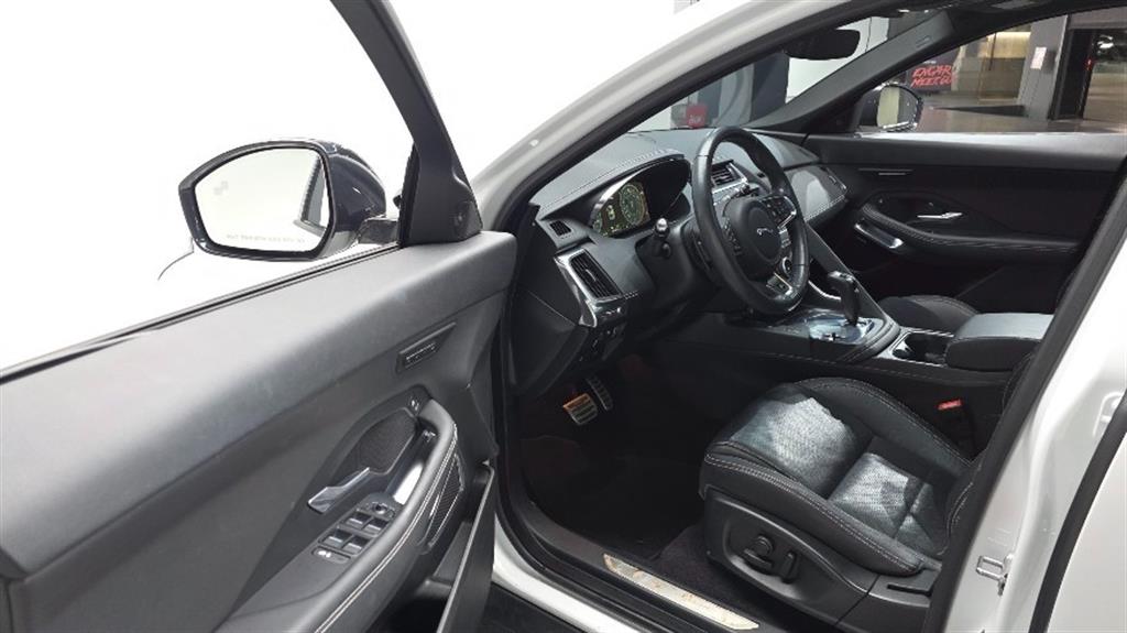 Jaguar E-PACE - Vista 11