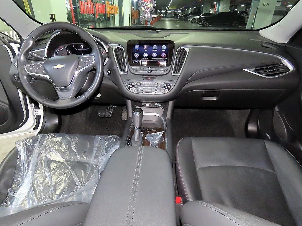 Chevrolet Malibu - Vista 10