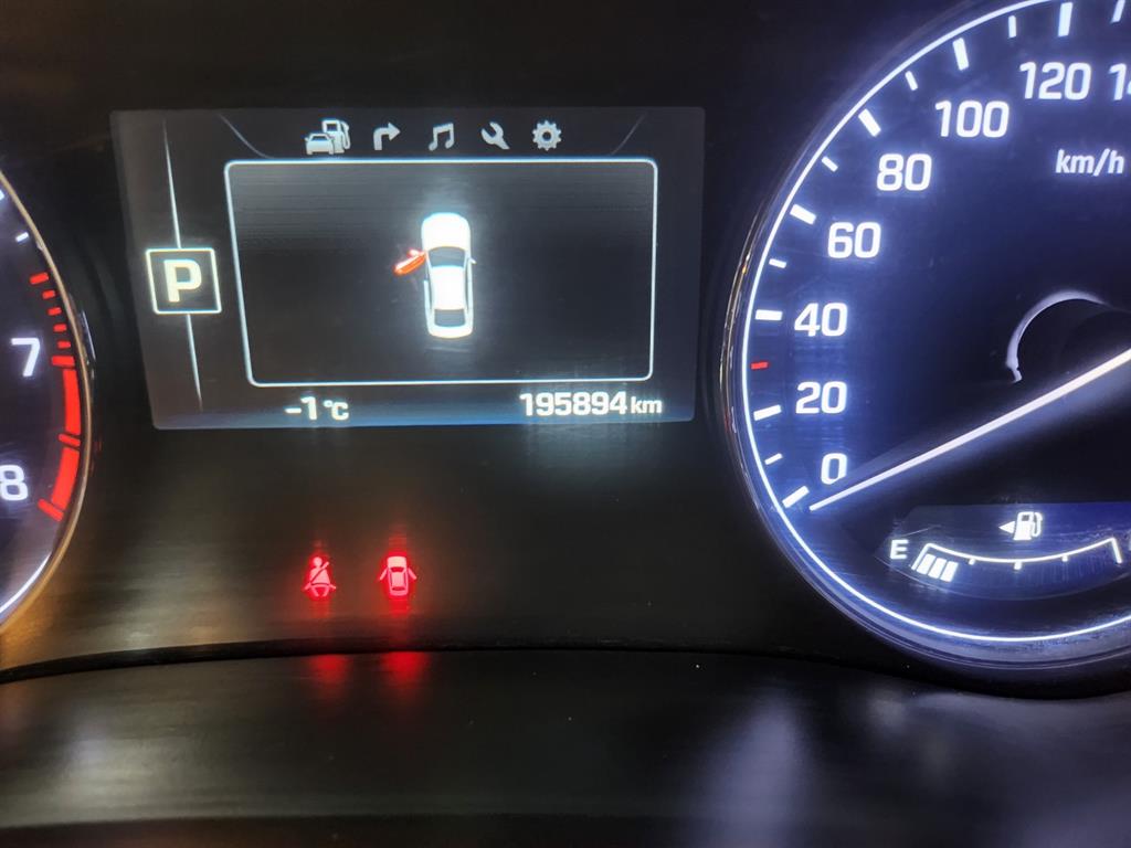 HYUNDAI Genesis - Vista 12