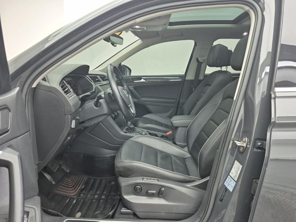 Volkswagen Tiguan - Vista 11