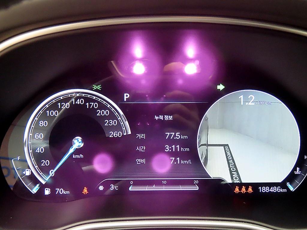 Genesis GV80 - Vista 8