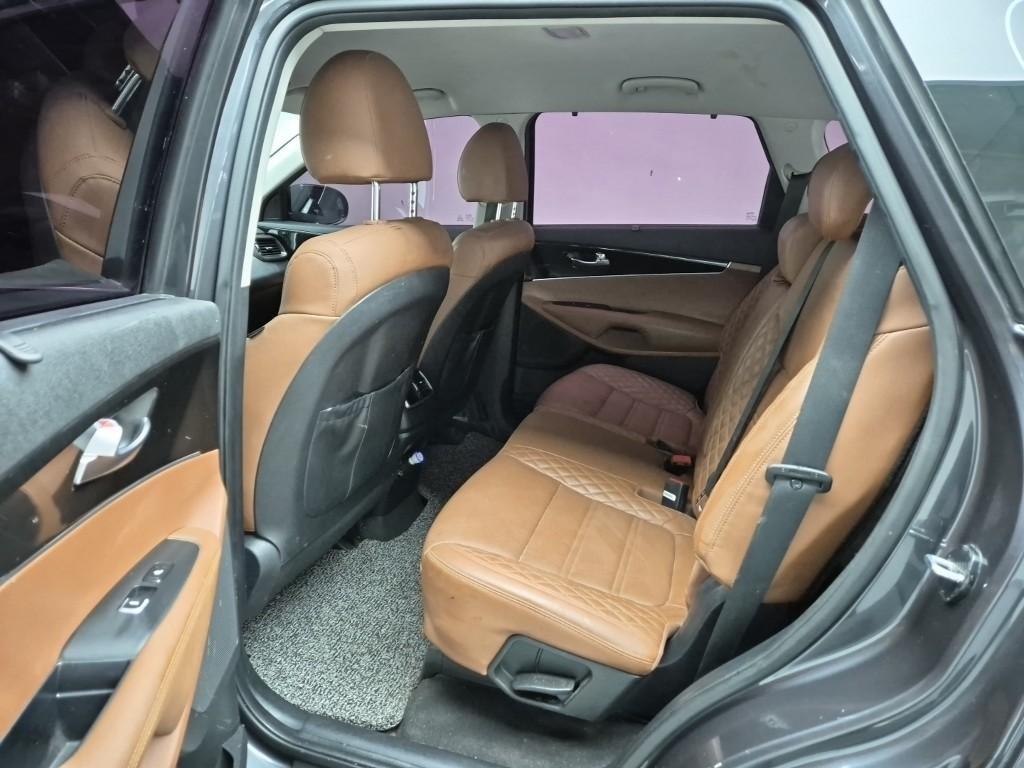 KIA Sorento - Vista 12
