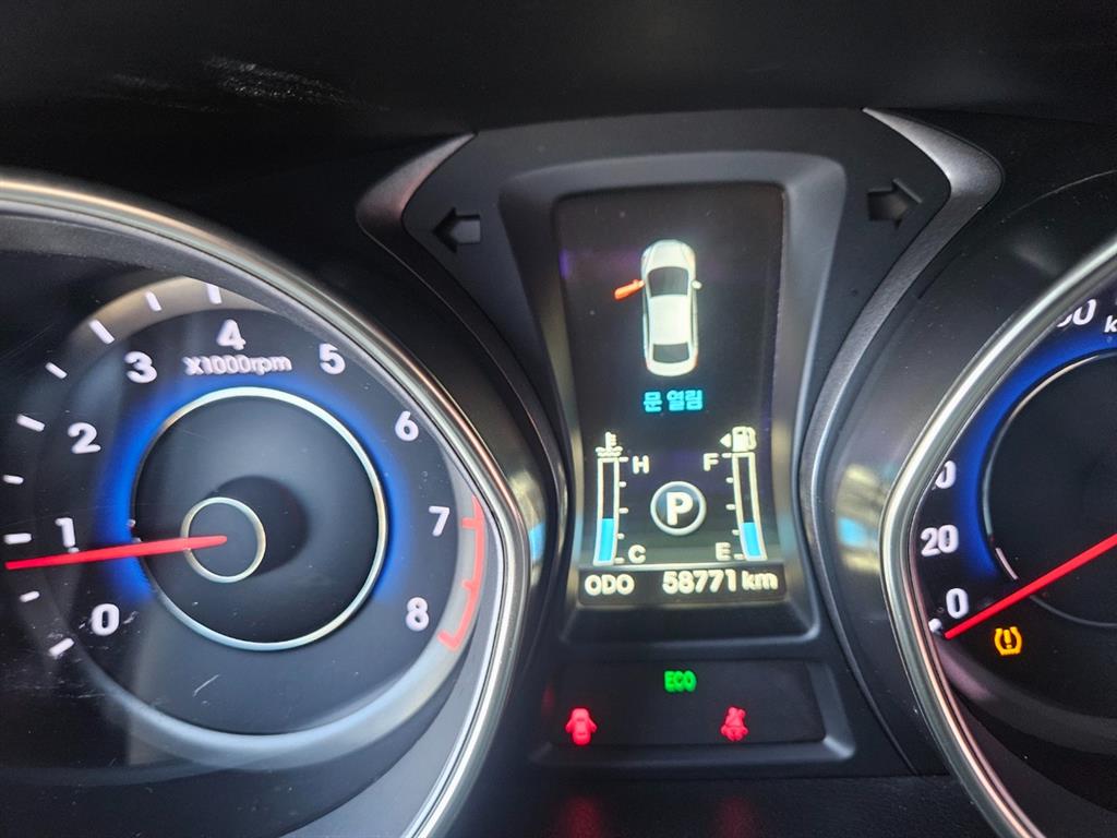 HYUNDAI Avante - Vista 7