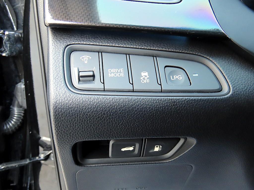 HYUNDAI Grandeur - Vista 12