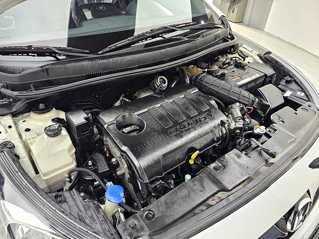 HYUNDAI Accent - Vista 6