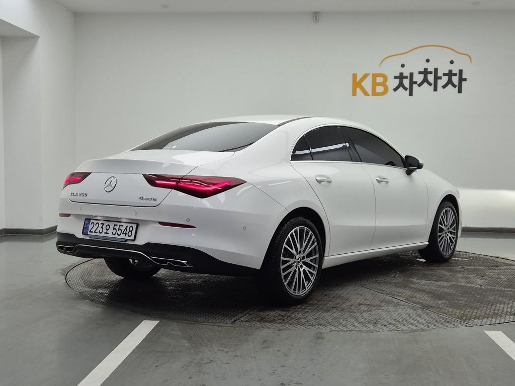 Mercedes Benz CLA Class - Vista 4