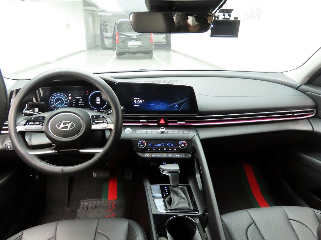 HYUNDAI Avante - Vista 7