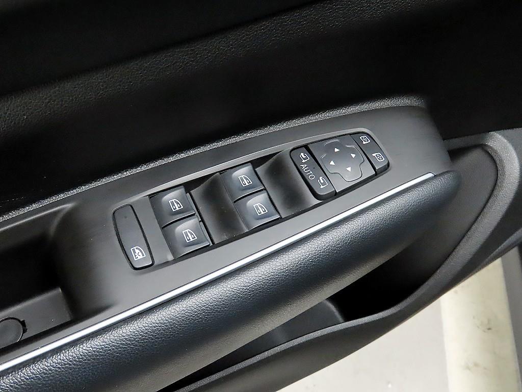 SAMSUNG QM6 - Vista 12