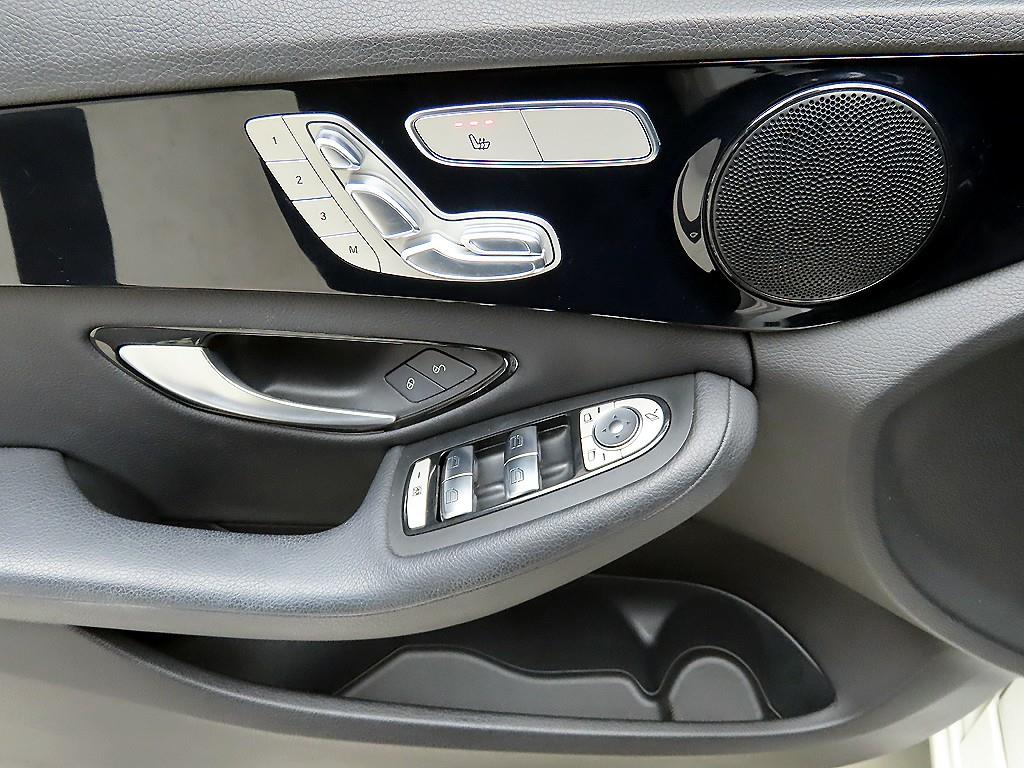 Mercedes Benz C Class - Vista 11