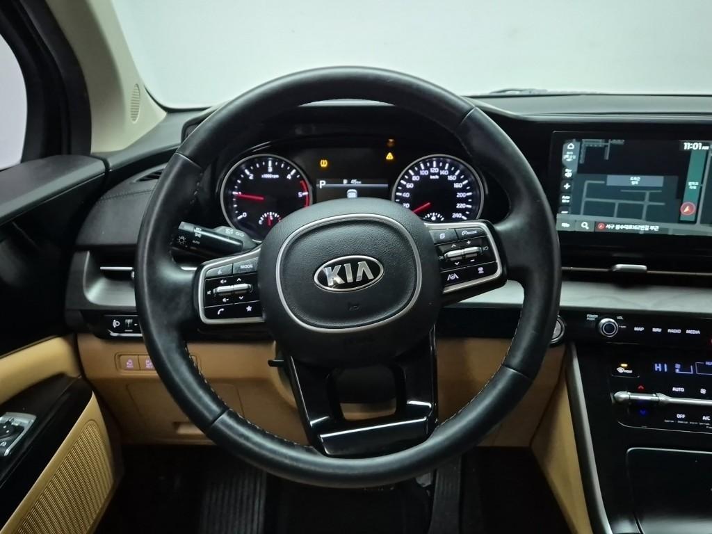 KIA Carnival - Vista 9