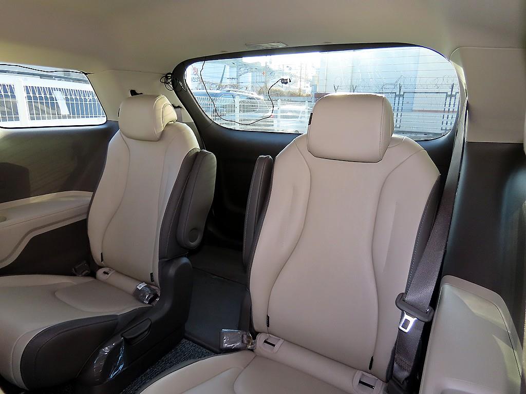 KIA Carnival - Vista 7