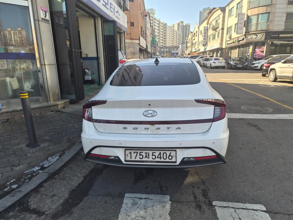 HYUNDAI Sonata - Vista 4