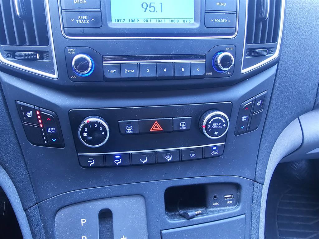 HYUNDAI Starex - Vista 11