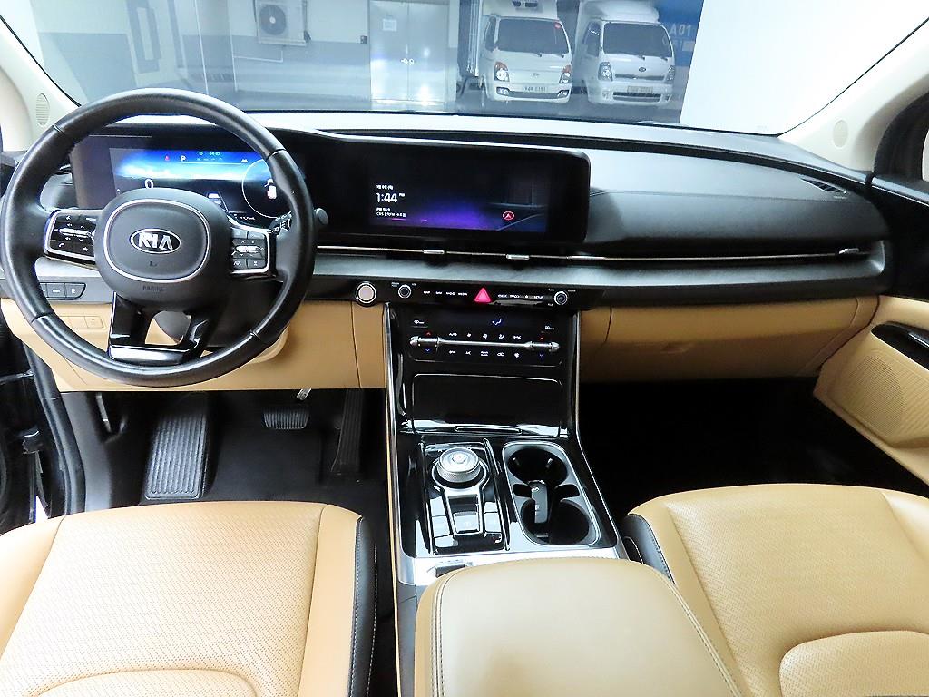 KIA Carnival - Vista 9