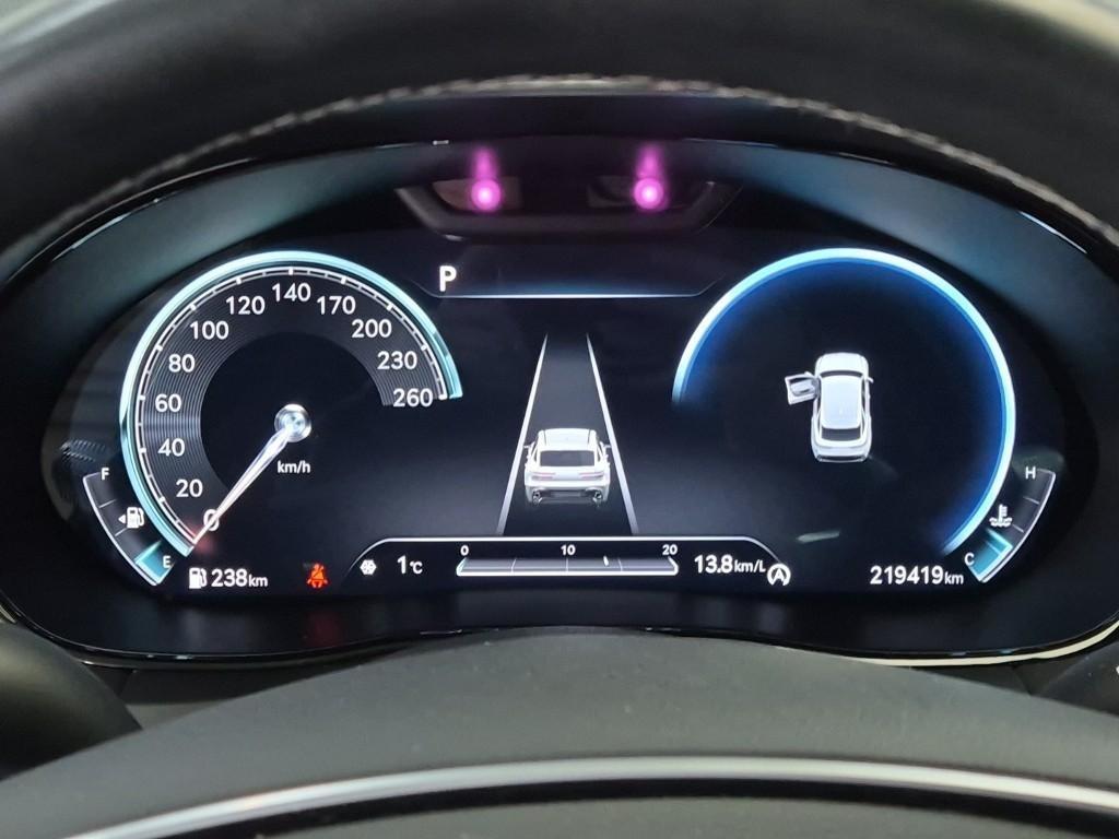 Genesis GV70 - Vista 6