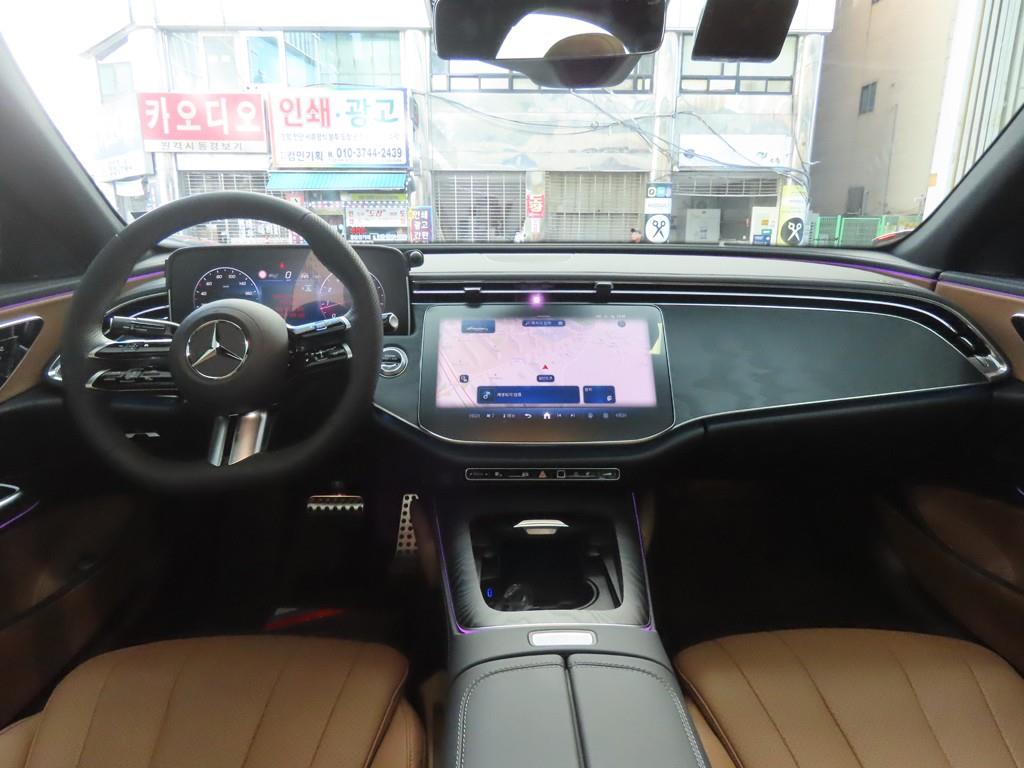 Mercedes Benz E class - Vista 7