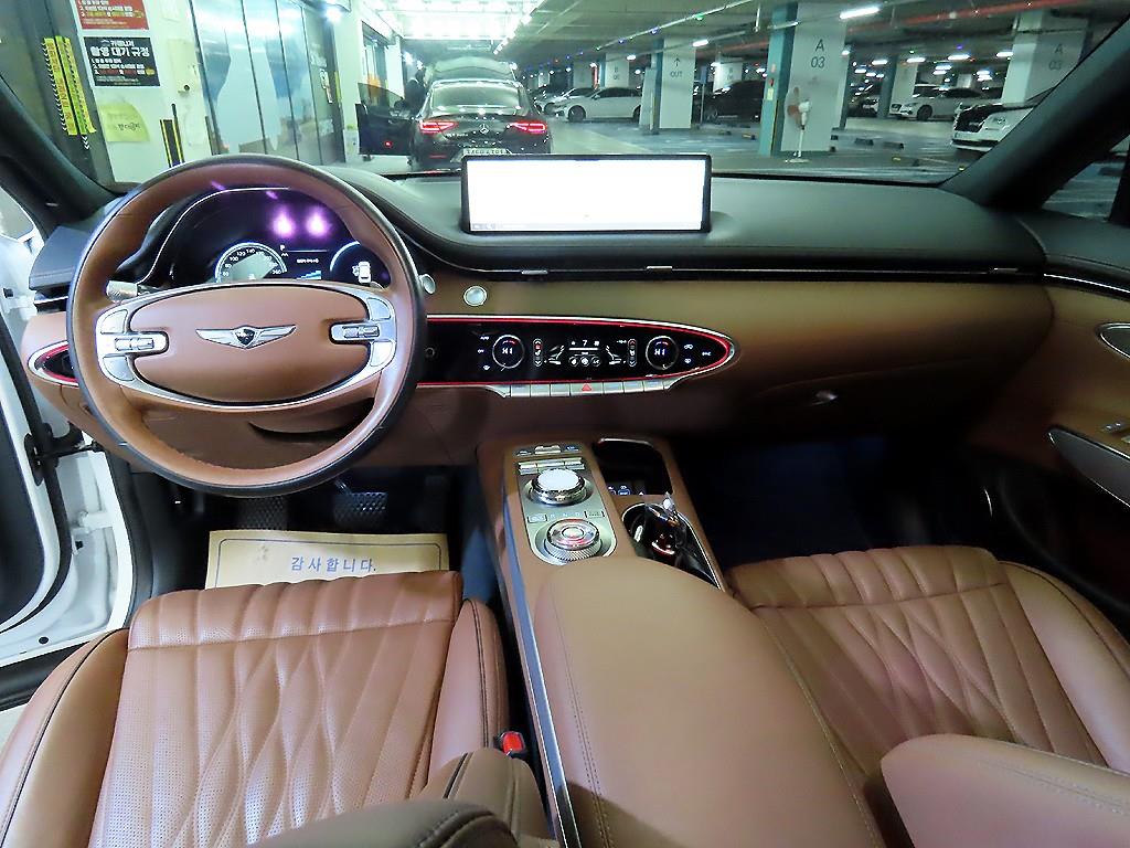 Genesis GV70 - Vista 10