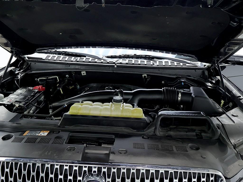 Lincoln Navigator 2019 Negro - Importación desde Corea - HF Imports Iquique - Foto 8