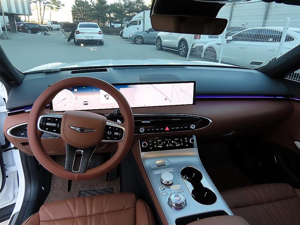 Genesis GV70 - Vista 7