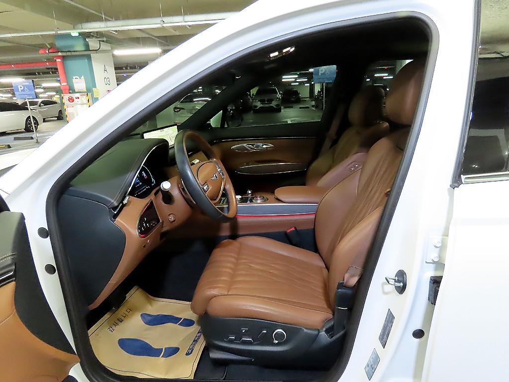 Genesis GV70 - Vista 6