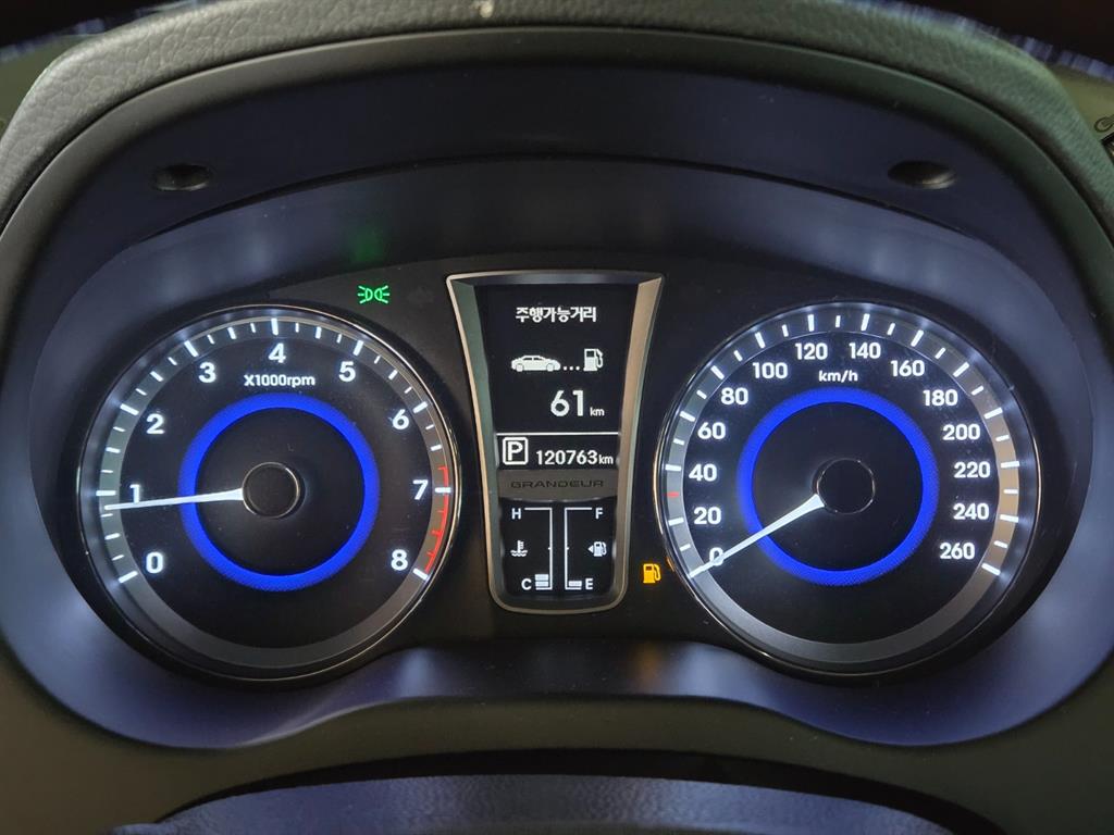 HYUNDAI Grandeur - Vista 10