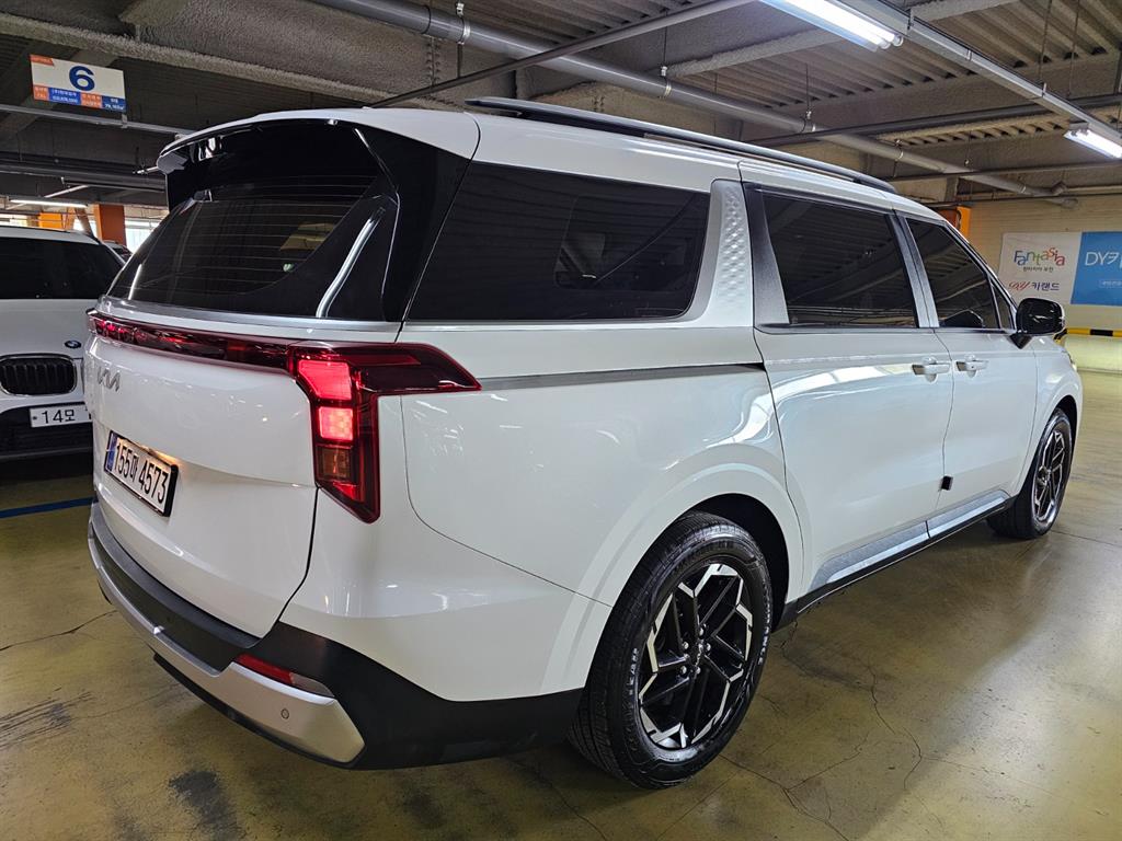 KIA Carnival - Vista 6