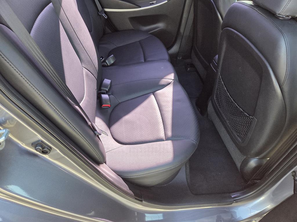 HYUNDAI Accent - Vista 6