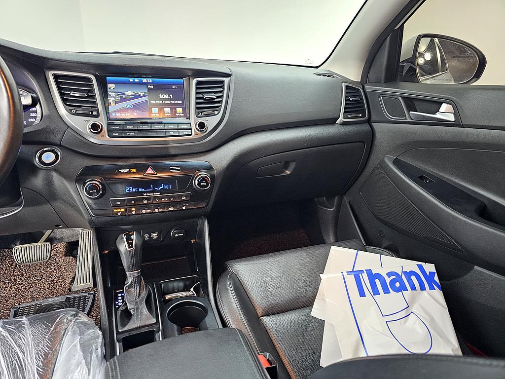 HYUNDAI Tucson - Vista 10