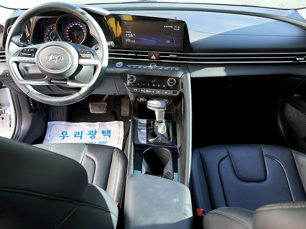 HYUNDAI Avante - Vista 9