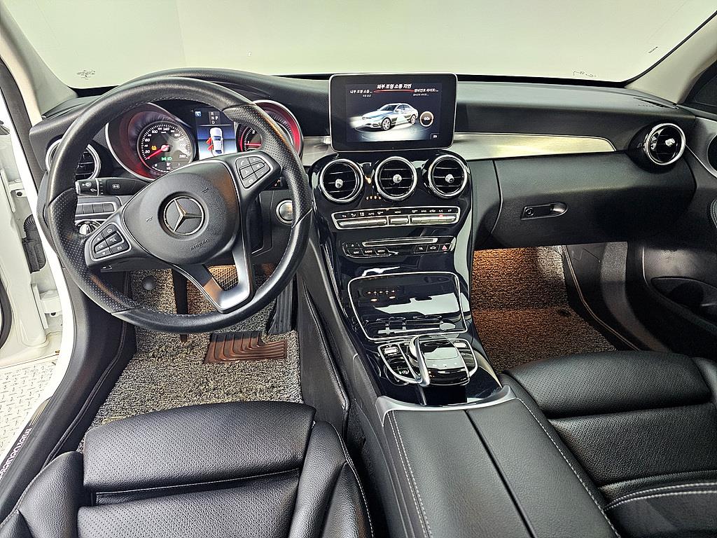 Mercedes Benz C Class - Vista 5